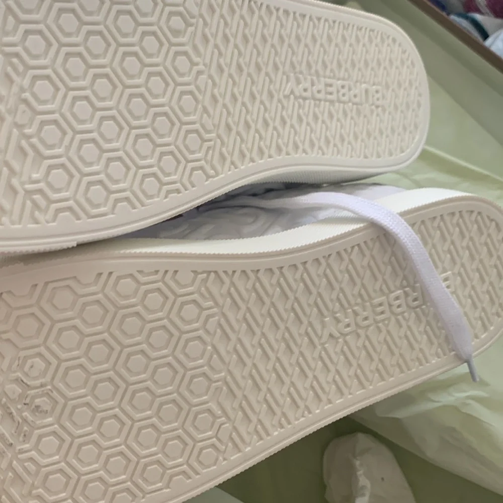 All white Burberry sneakers - Picture 8 of 13